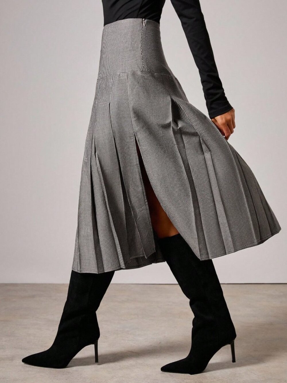 Black And White Elegant Women's All-Over Print Pleated Slit Skirt